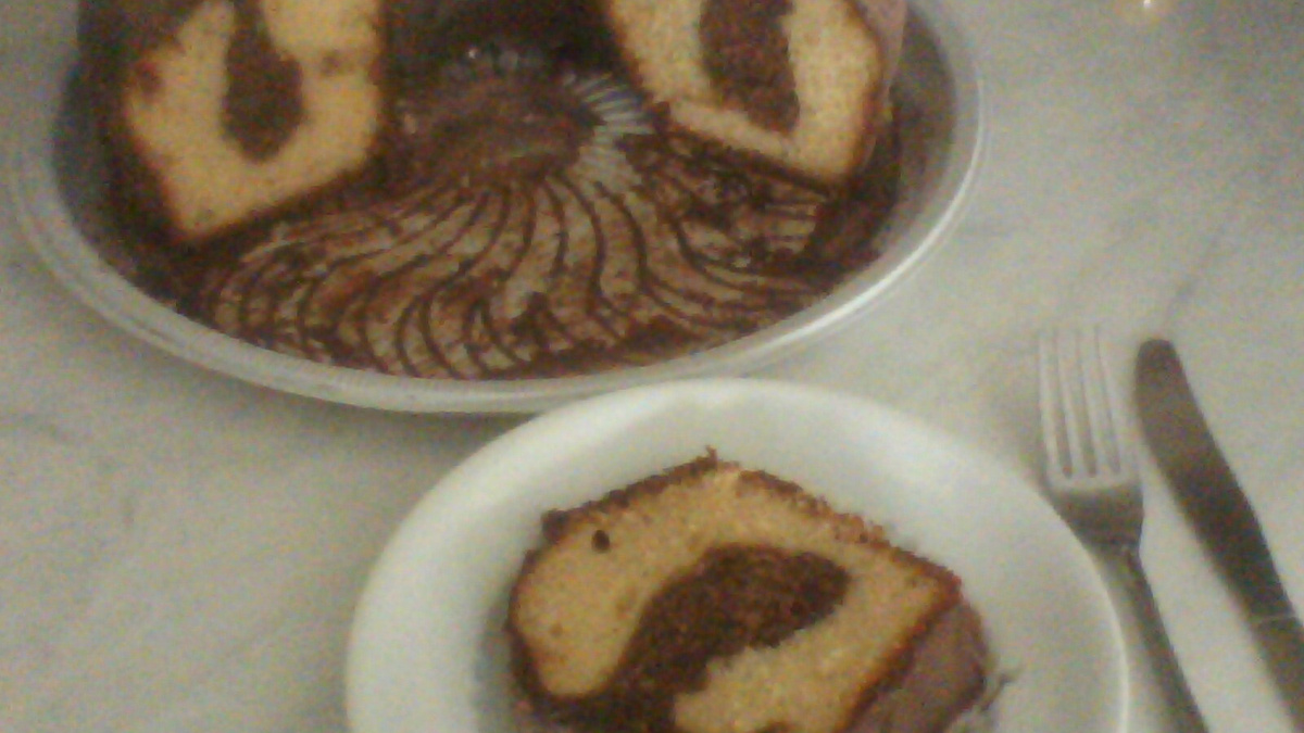Bolo poetisa século XXI (cobertura de chocolate)
