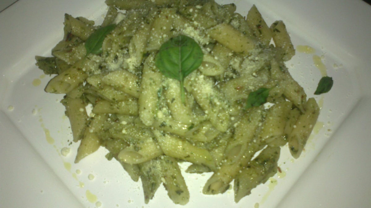 Penne ao molho pesto