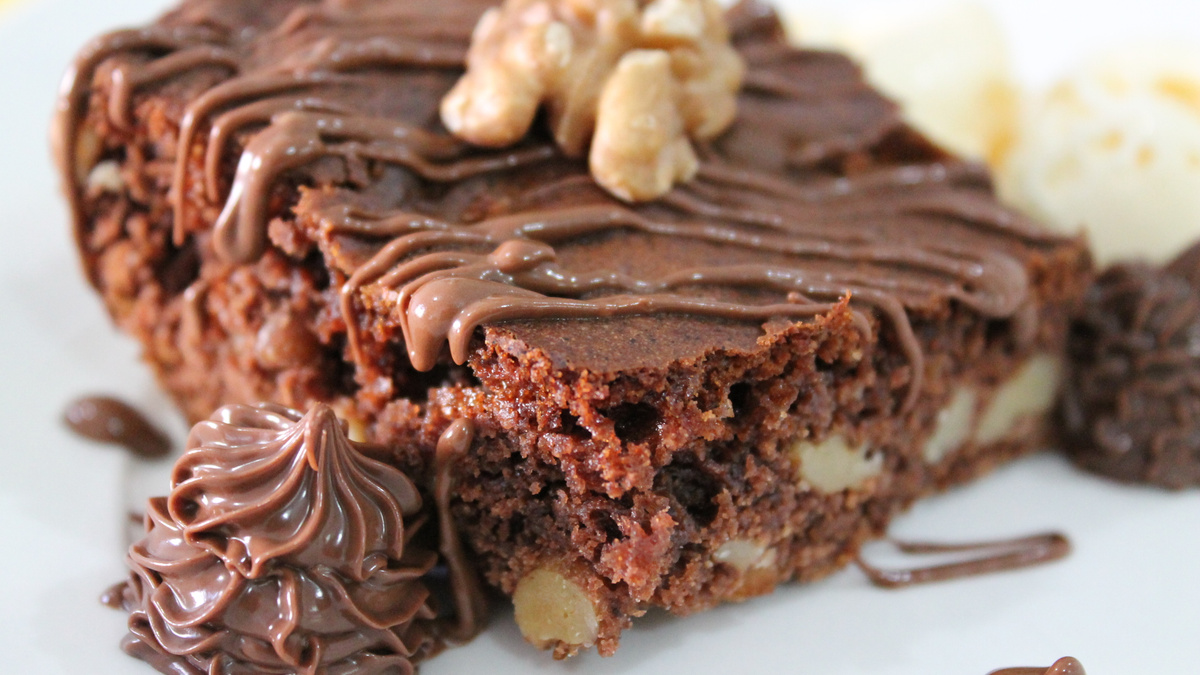 Brownie de creme de avelã com nozes