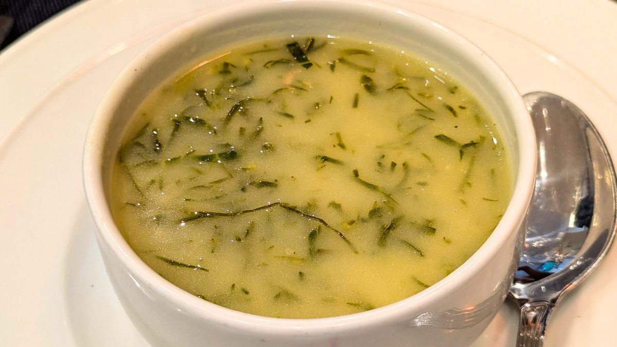 Caldo verde vegano sem carne prático de 6 ingredientes