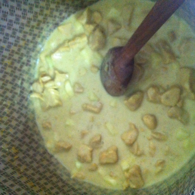 Frango ao curry com maçã verde e sem pimentão