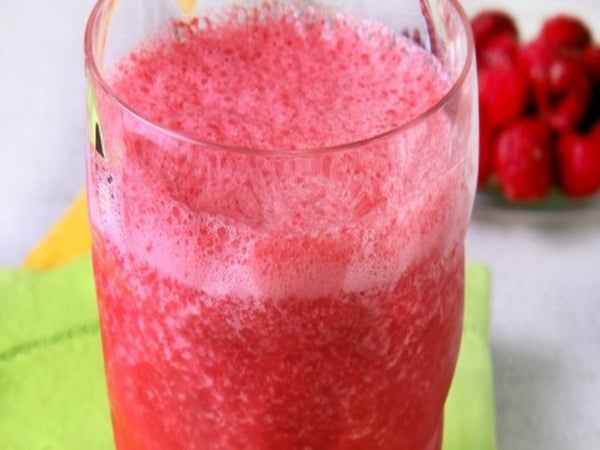 Vitamina de Ades manga e framboesa
