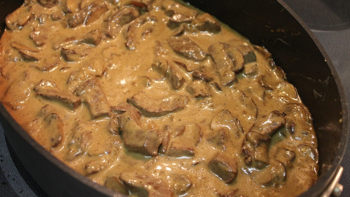 Strogonoff com carne de porco