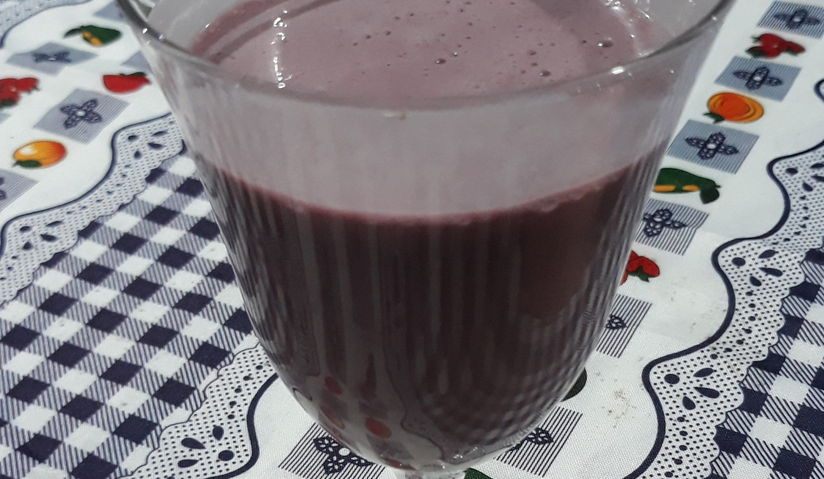 Pau na coxa (vinho com leite condensado)