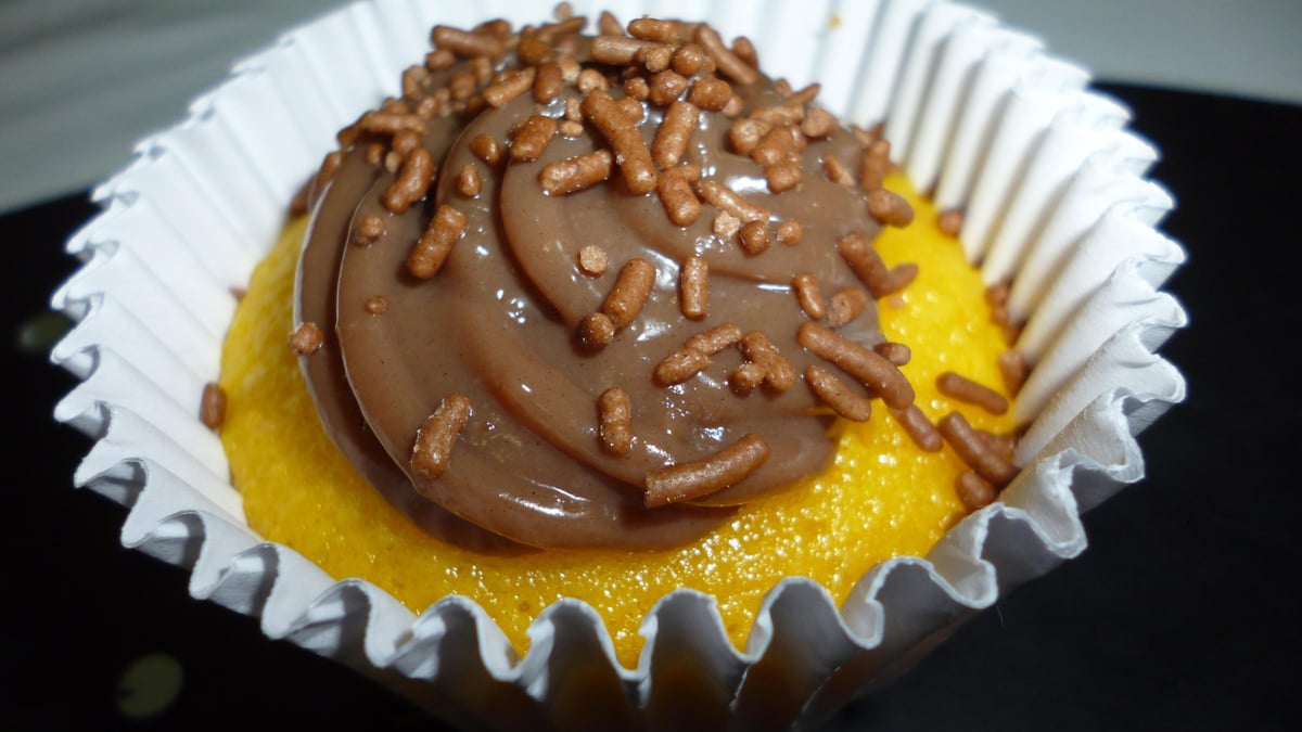Cupcake de cenoura com chocolate