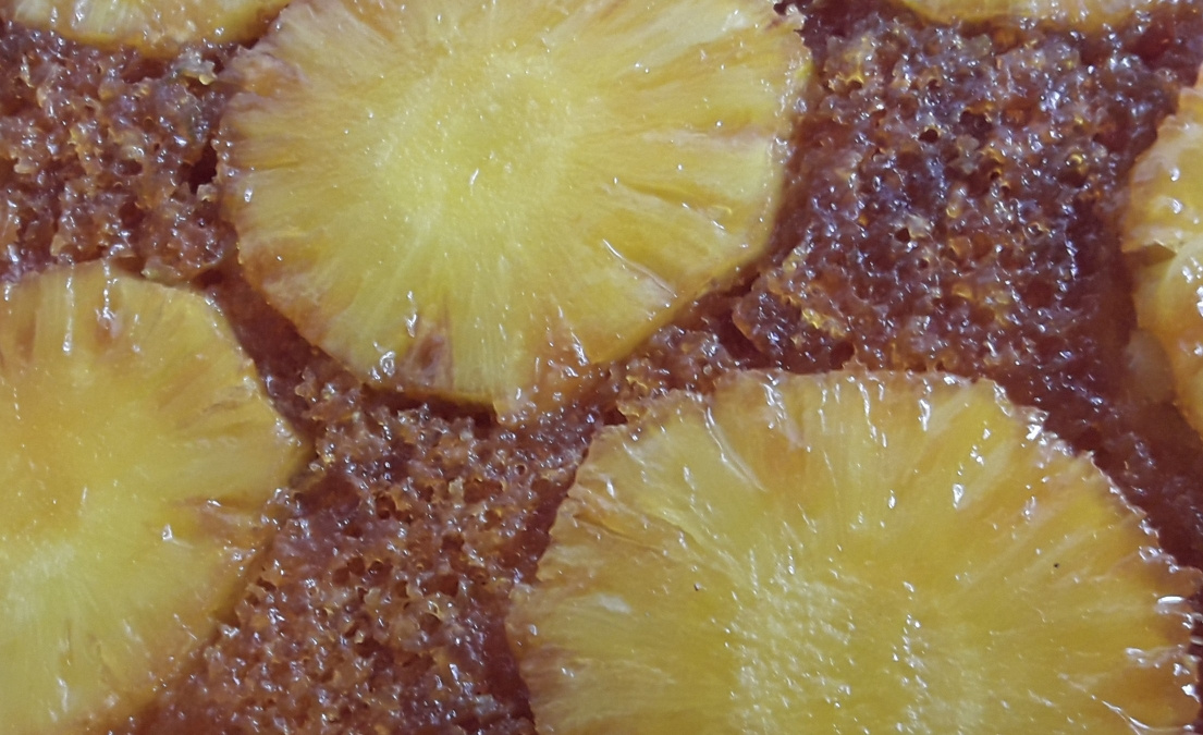 Bolo de abacaxi invertido