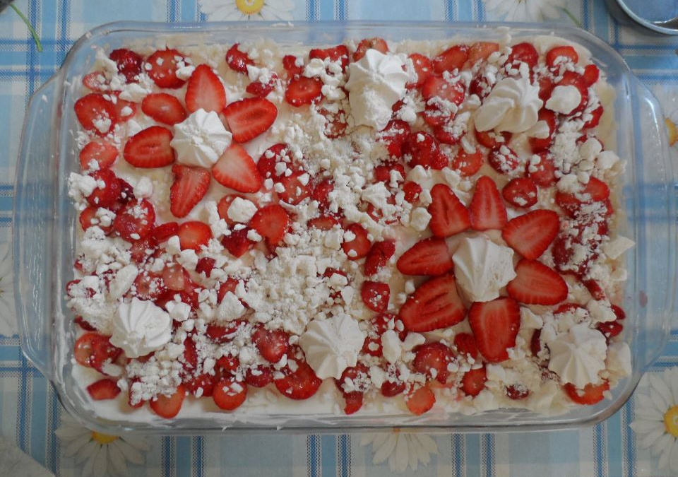 Merengue de Morango com Suspiro