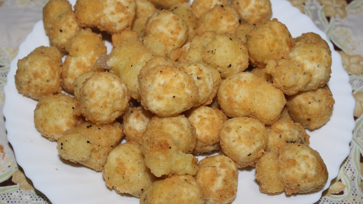 Bolinha de queijo rápida, fácil e econômica