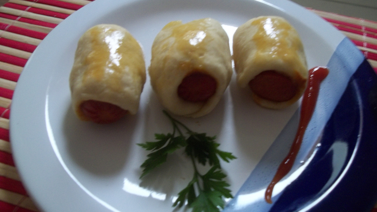 Delicioso mini cachorro quente de forno