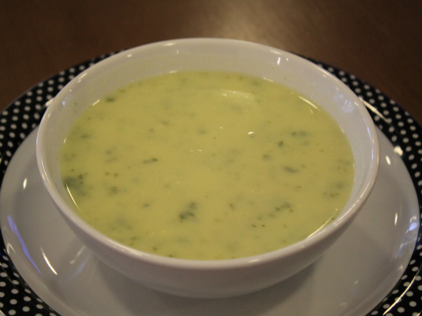 Sopa de agrião light saudável e gostosa