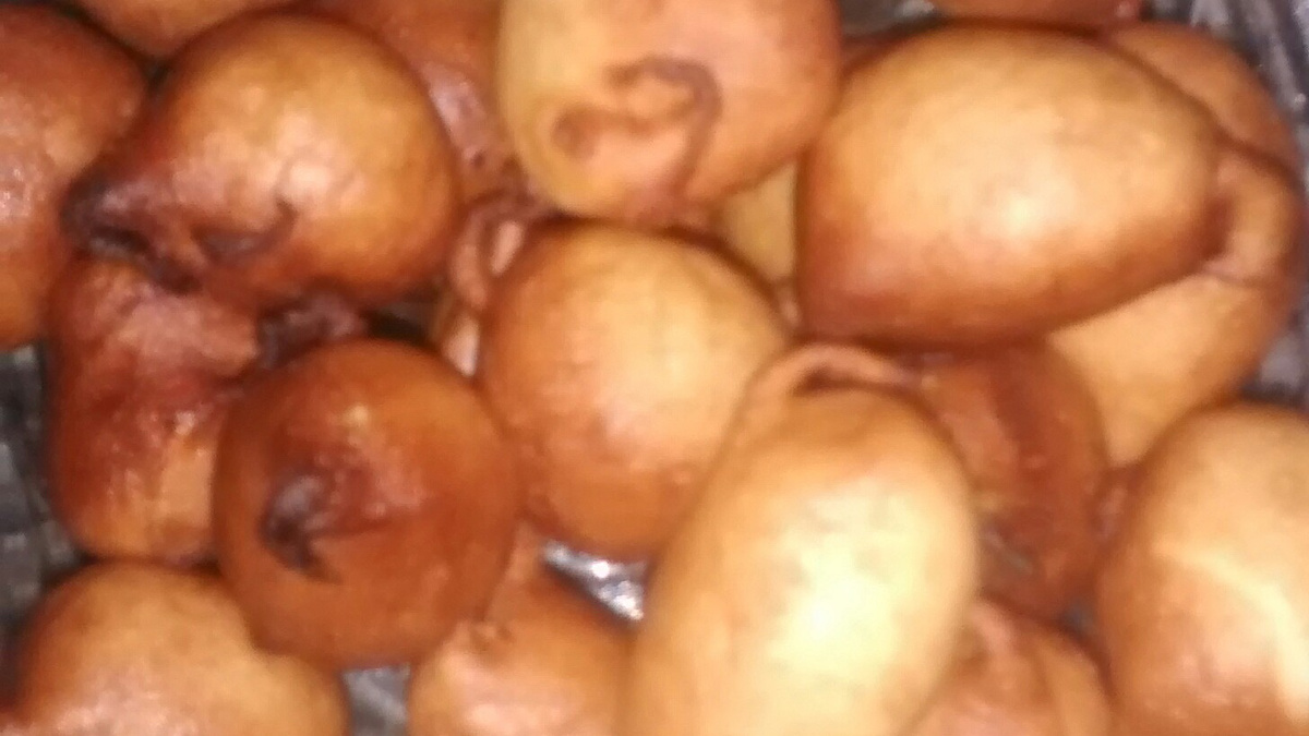 Bolinho de chuva (fica bem redondinho)