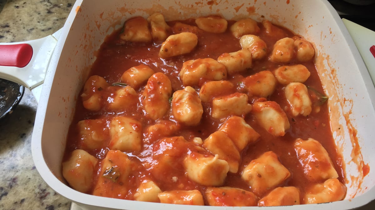 Nhoque caseiro ao molho sugo
