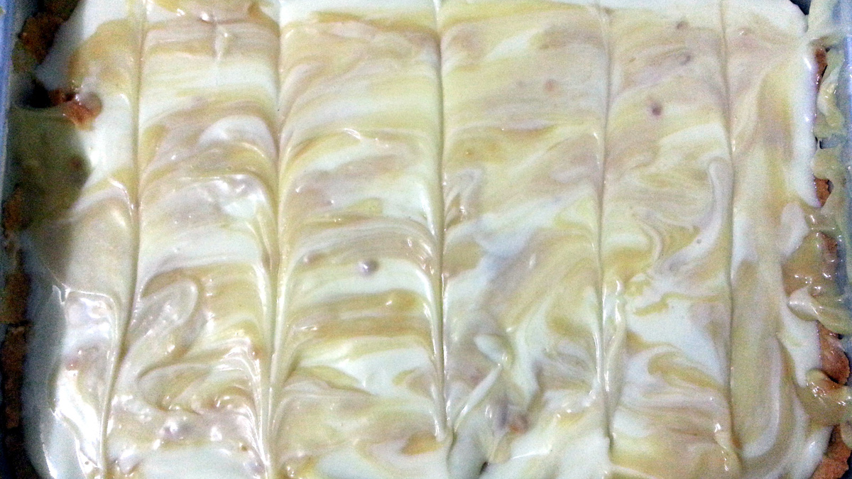 Torta de limão com cobertura de chocolate branco