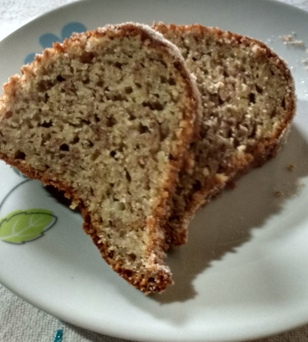 Bolo de banana com maçã