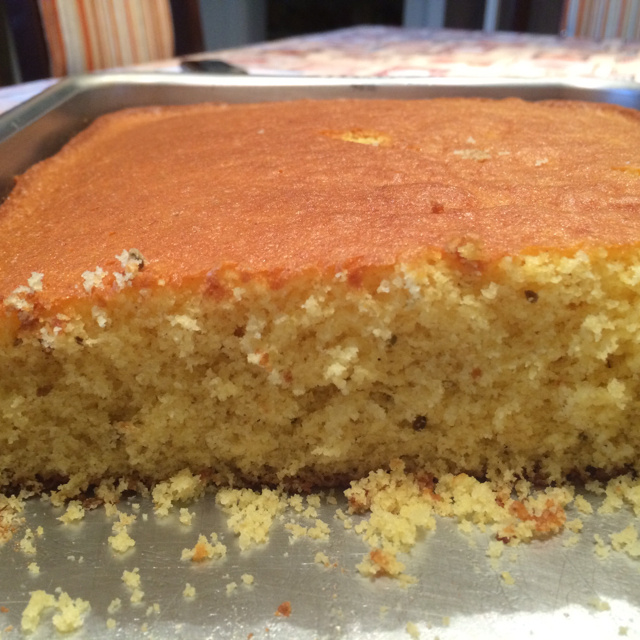 Bolo de fubá com erva-doce