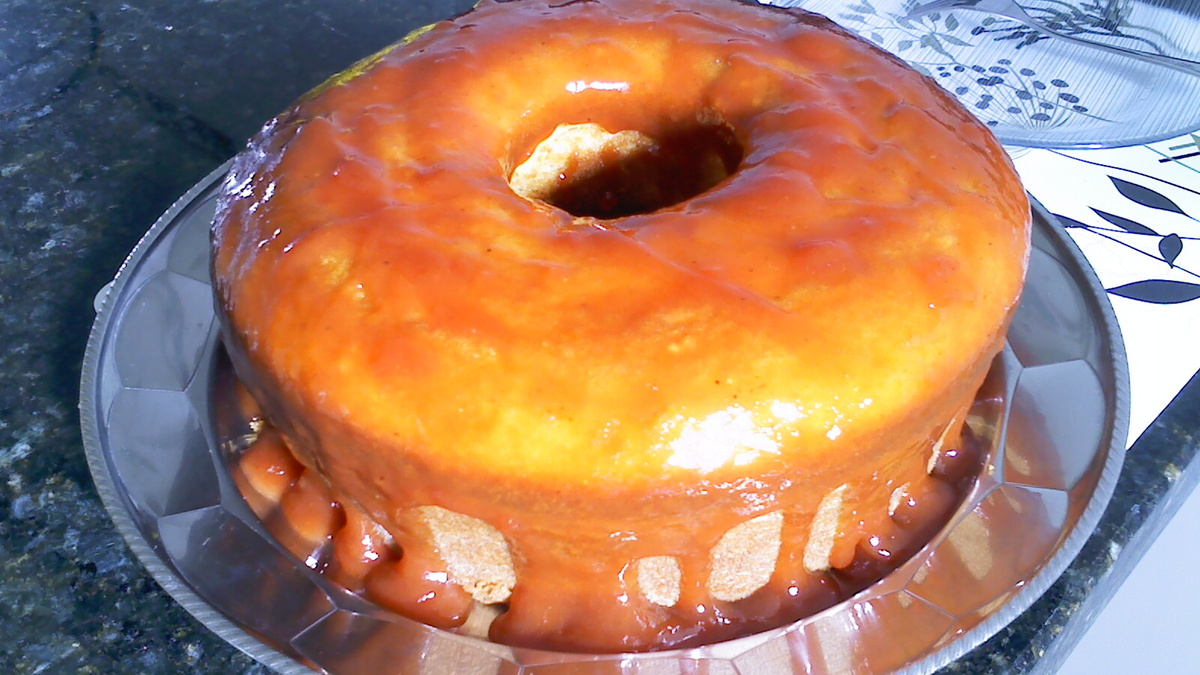 Bolo de fubá com goiabada