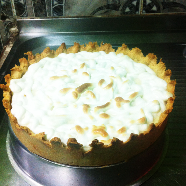 Torta de limão com cobertura de suspiro