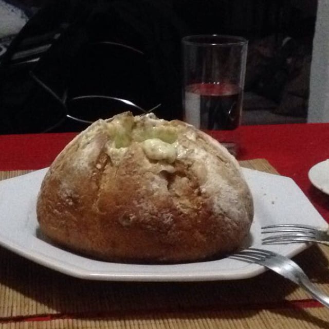 Fondue no pão italiano