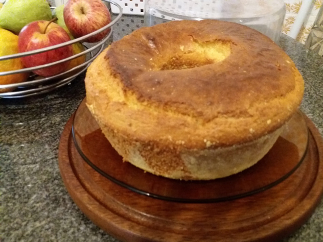 Bolo de fubá com requeijão