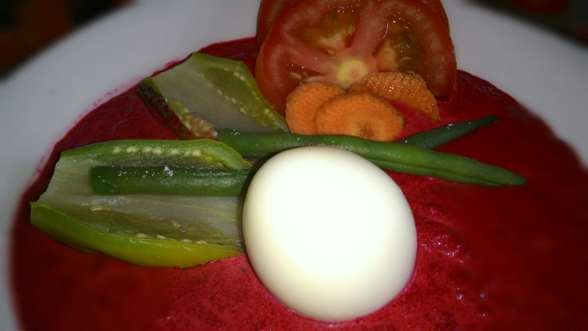 Creme de beterraba com legumes
