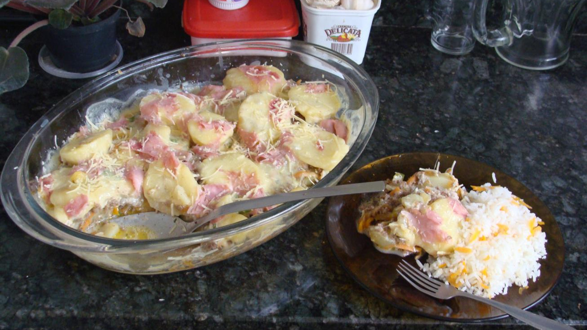 Enformado de carne com batata