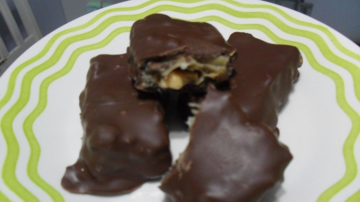 Chocolate caseiro recheado de amendoim