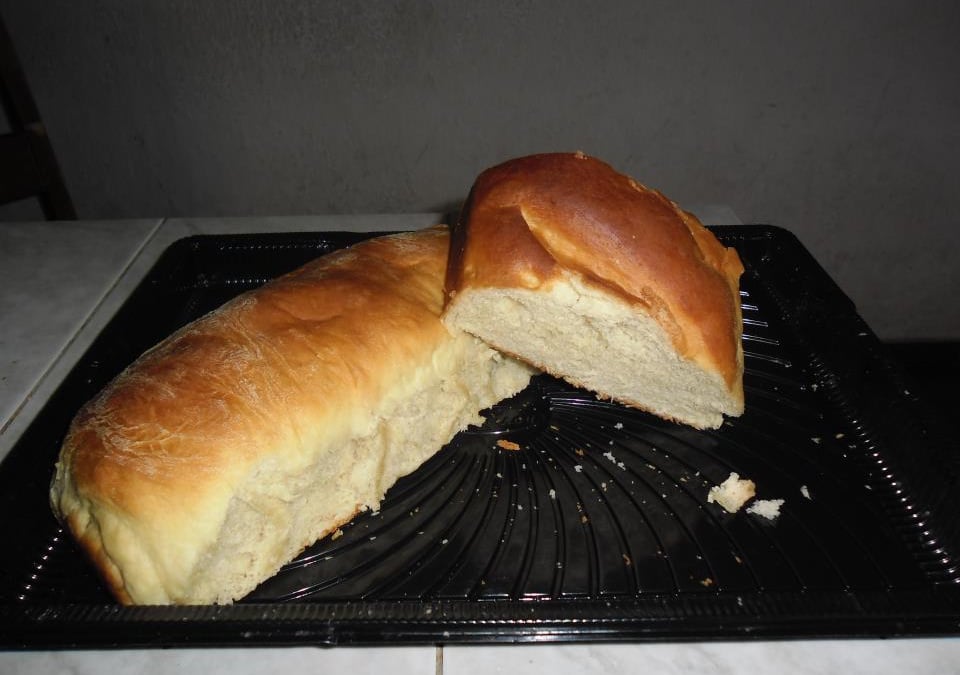 Pão caseiro com linguiça