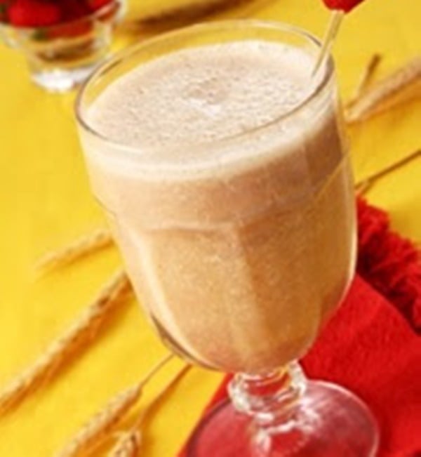 Shake de morango com banana e gérmen de trigo