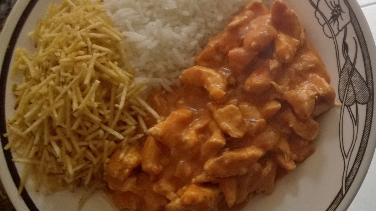 Estrogonofe de frango muito saboroso