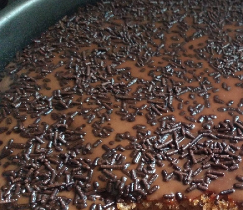 Bolo de banana com chocolate