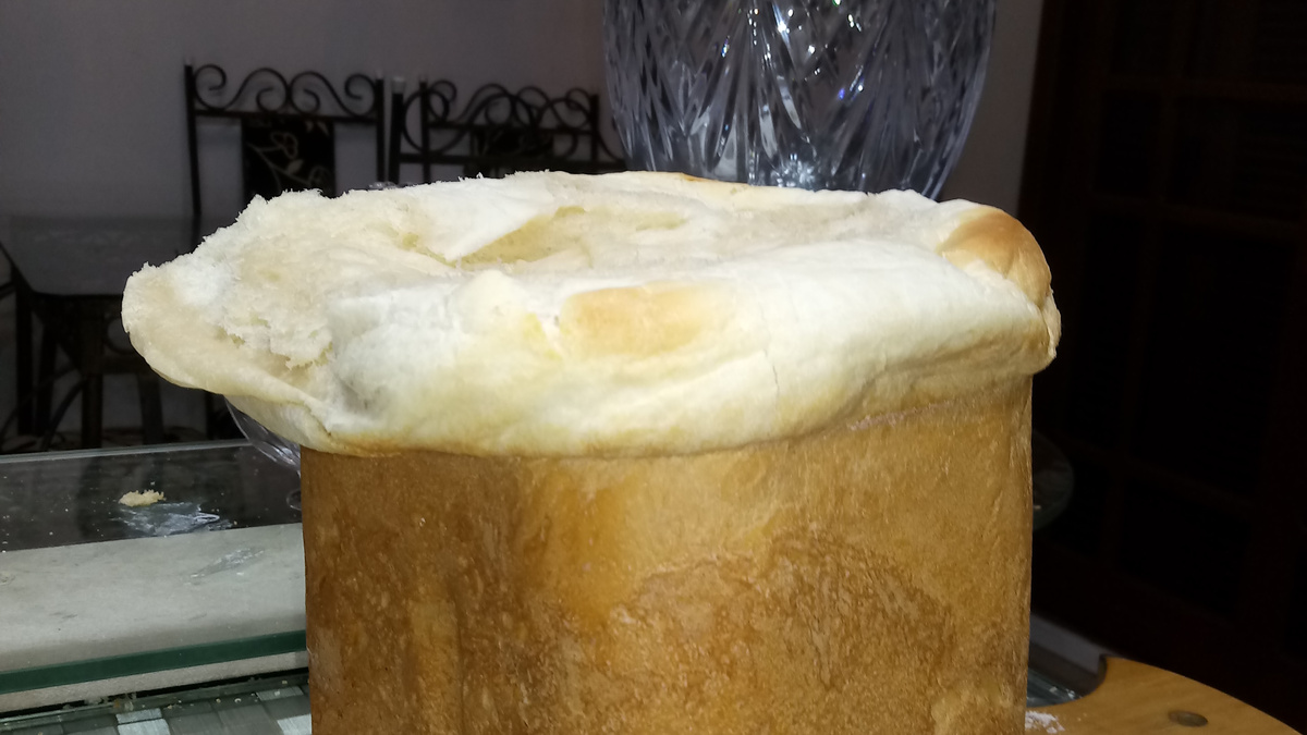 Pão caseiro feito na panificadora doméstica