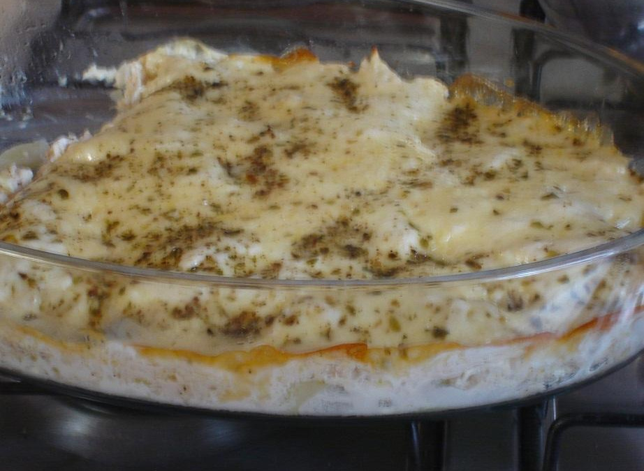 Batata gratinada com frango
