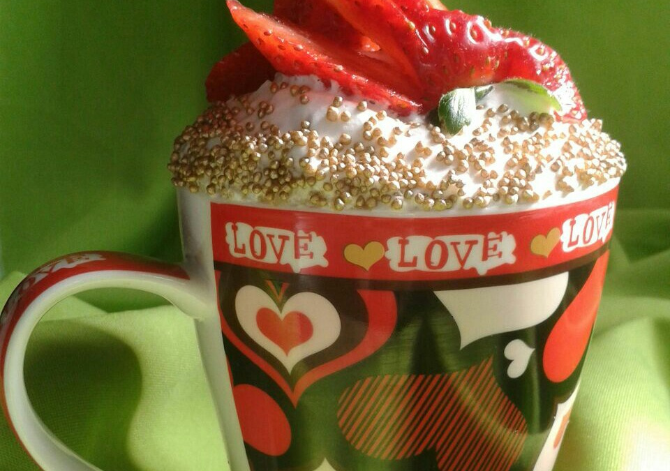 Bolo de chocolate na caneca