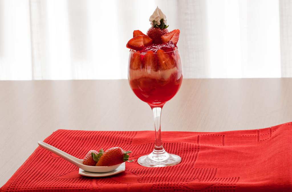 Gelatina ao creme com morangos - light