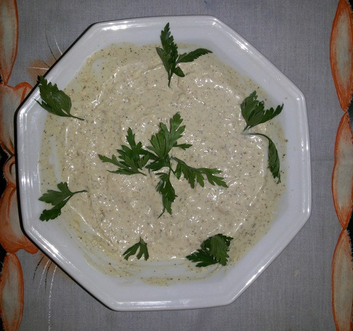 Patê de queijo parmesão com ervas finas