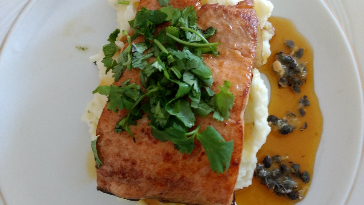 Salmão ao molho de maracujá super fácil