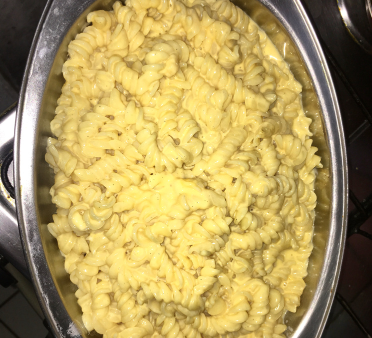 Mac n’ cheese (macarrão com queijo)