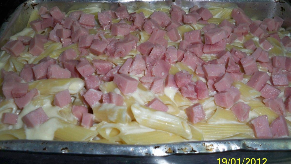 Macarrão ao molho branco