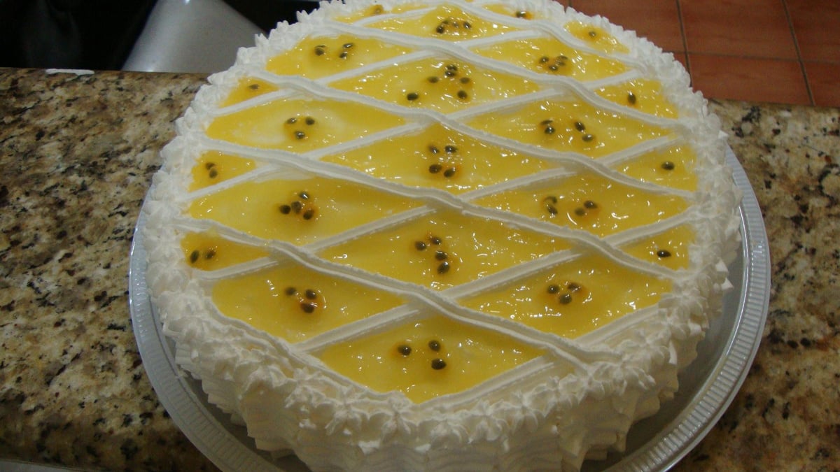 Bolo de mousse de maracujá