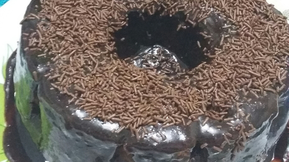 Cobertura de chocolate para bolo rápida