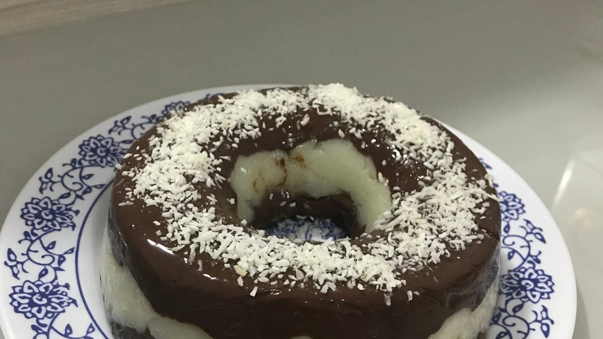 Manjar de chocolate com coco