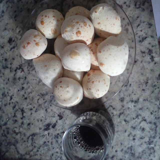 Pão de queijo mineiro