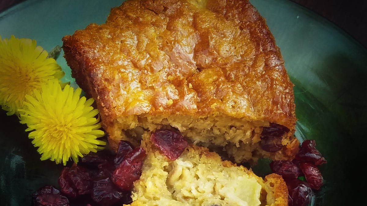 Bolo de aveia, maçã e cranberry