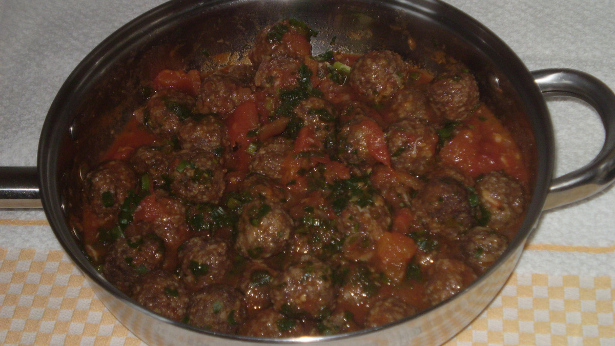 Almôndega de aveia ao molho de tomate