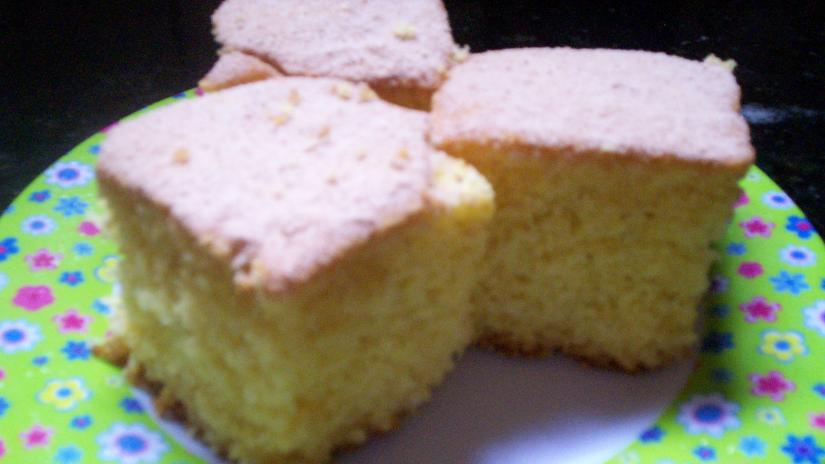 Bolo de fubá fácil, simples e delicioso