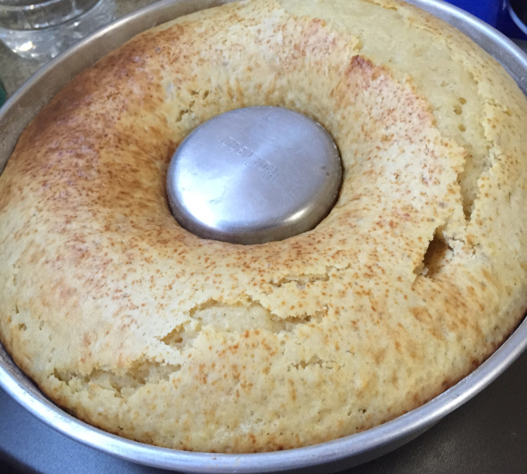 Bolo de inhame cozido