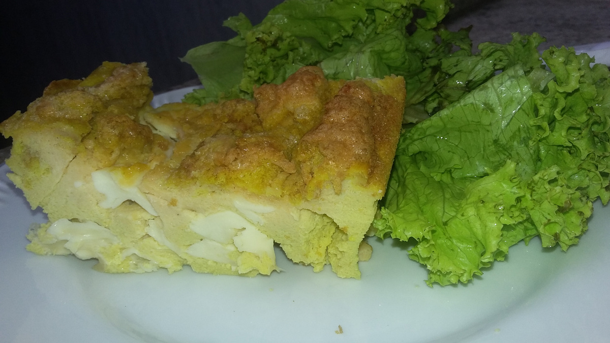 Torta fit proteica de cenoura e queijo