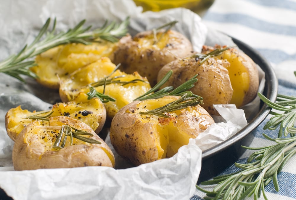 Batatas de forno com manteiga