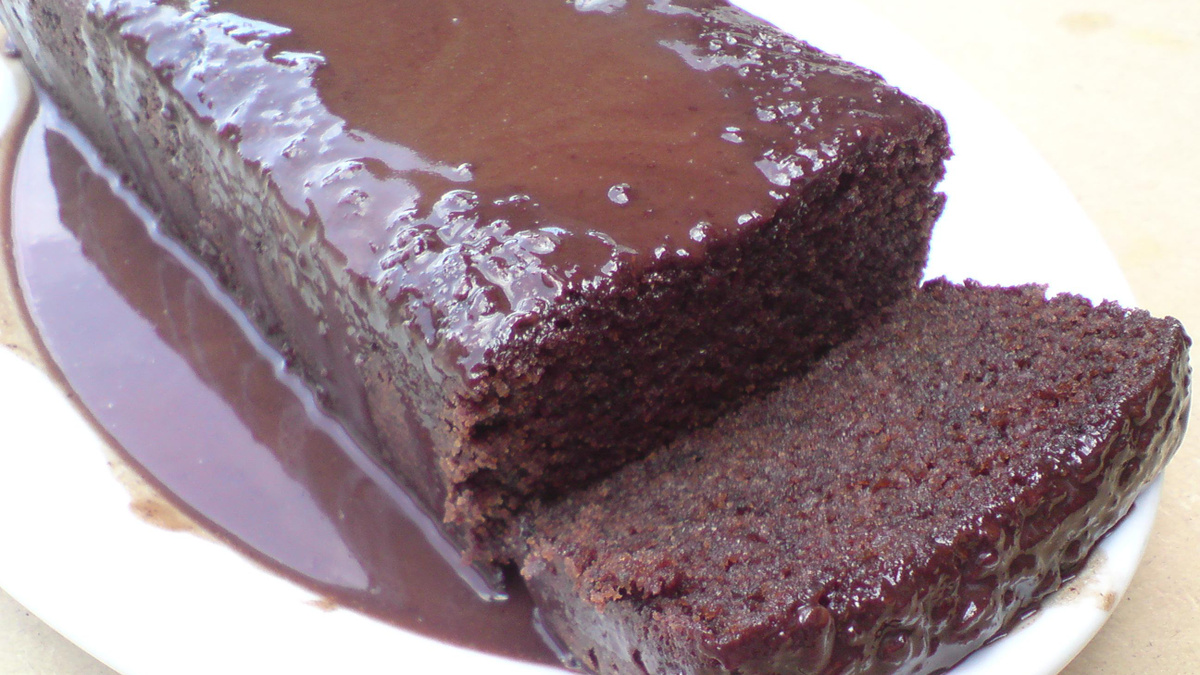 Bolo de chocolate e geleia
