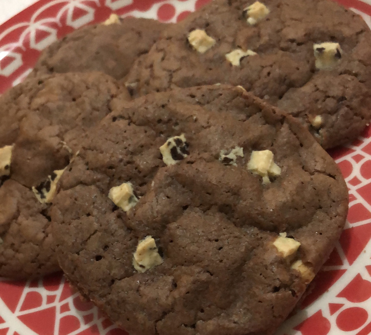 Cookie de chocolate com pedaços de chocolate